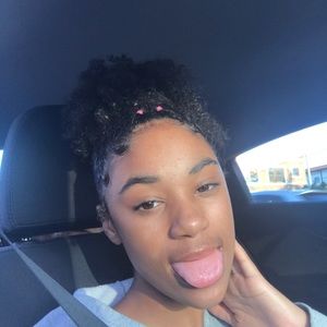 Meet your Posher, Donnielle